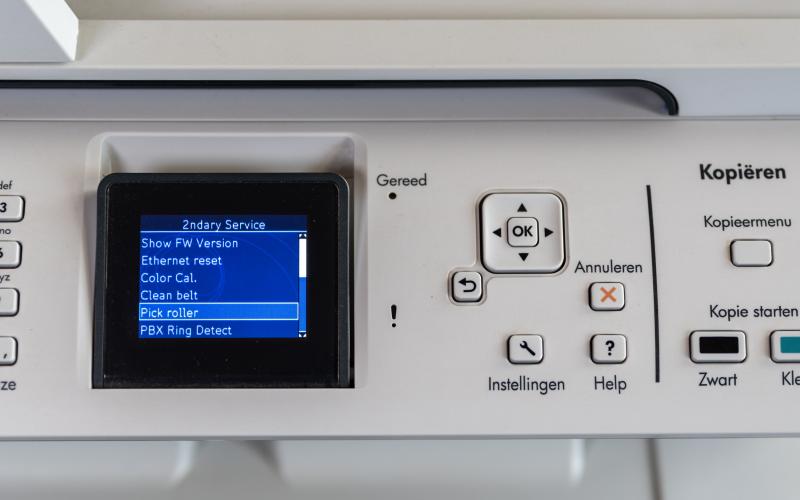 Scroll to the option 'pick roller'