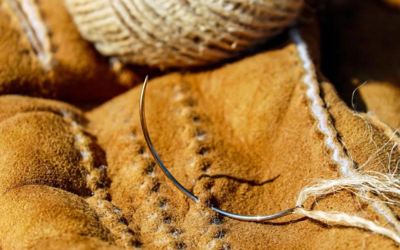 Close and secure the seam